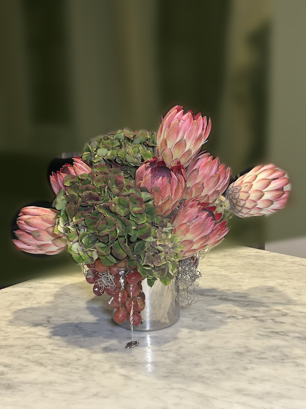 Arrangement in profile